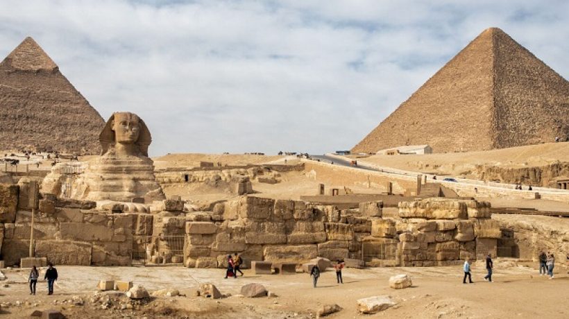 How to visit the pyramids of giza?