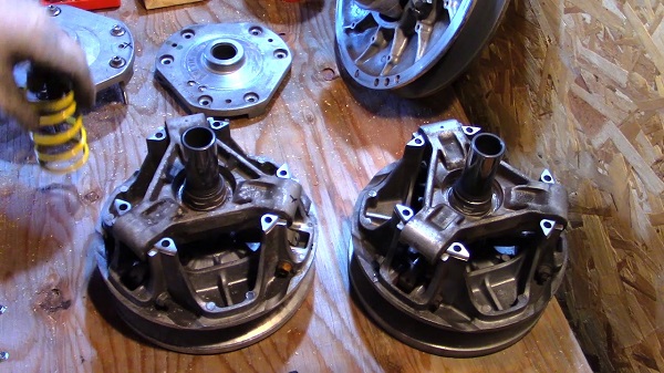 How to Tell if Snowmobile Clutch Is Bad