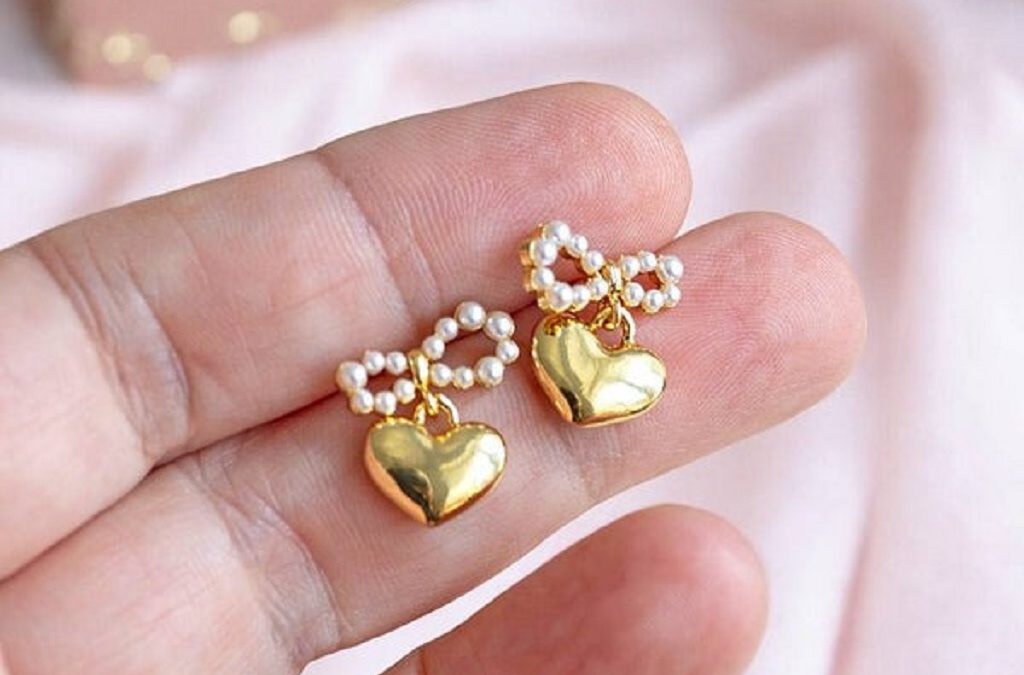 Can I wear heart-shaped pearl earrings daily