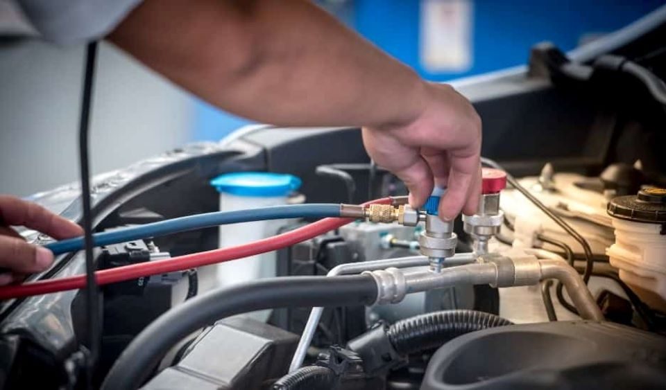 How to fix car AC not blowing cold air